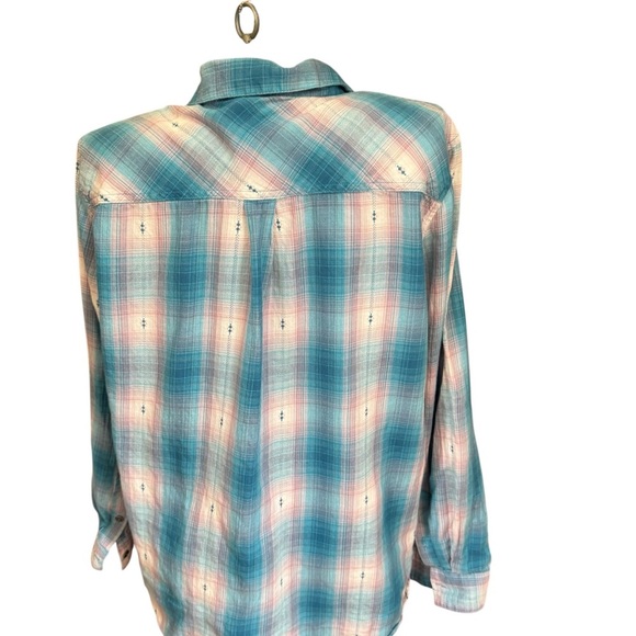 Ariat Relaxed Fit Plaid Shirt in Blue and Pink Sz.L - Picture 2 of 7